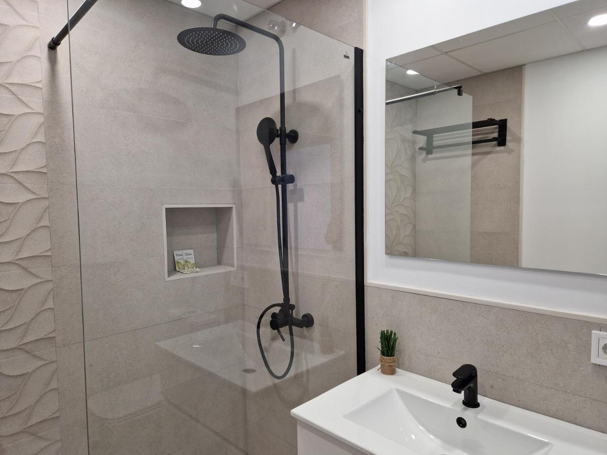 Pavone Apartments Малага Екстер'єр фото