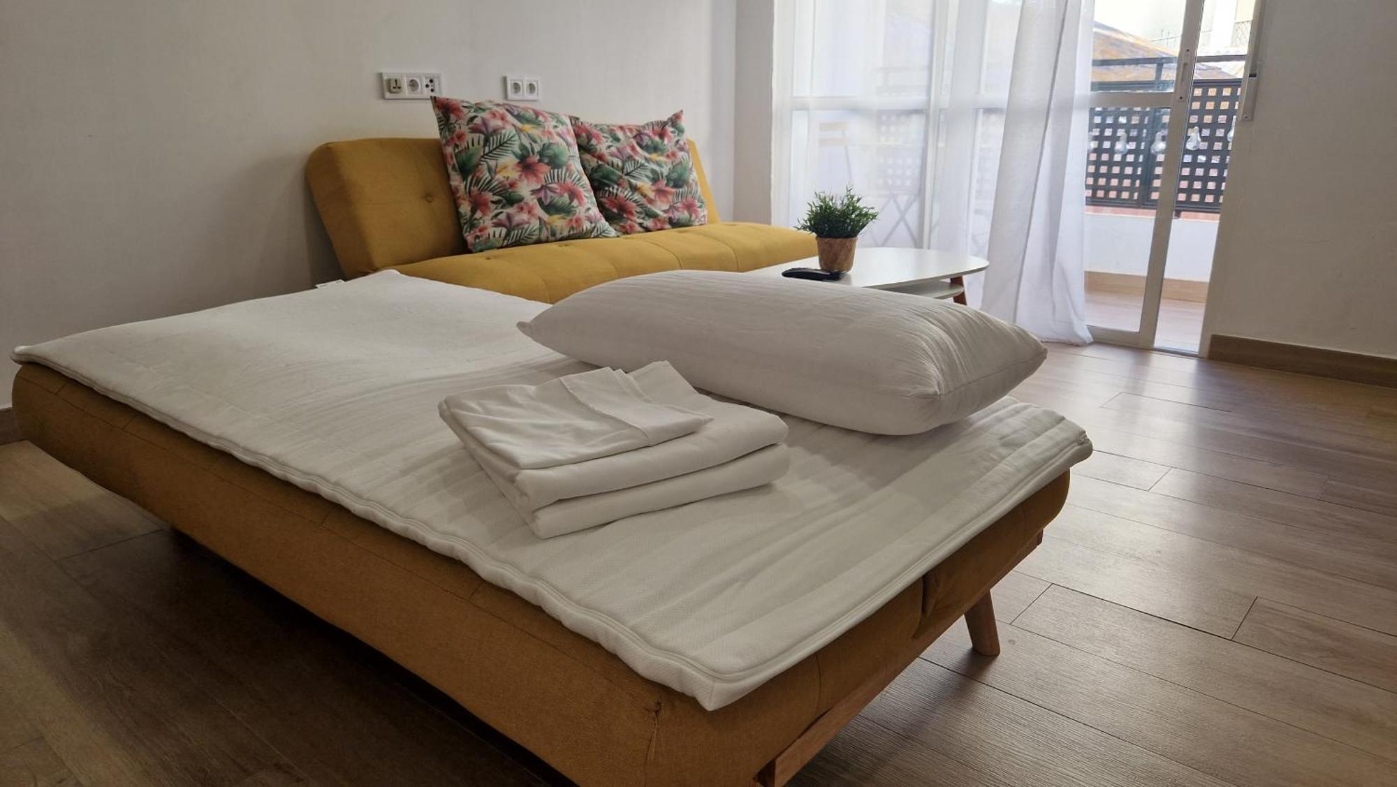 Pavone Apartments Малага Екстер'єр фото