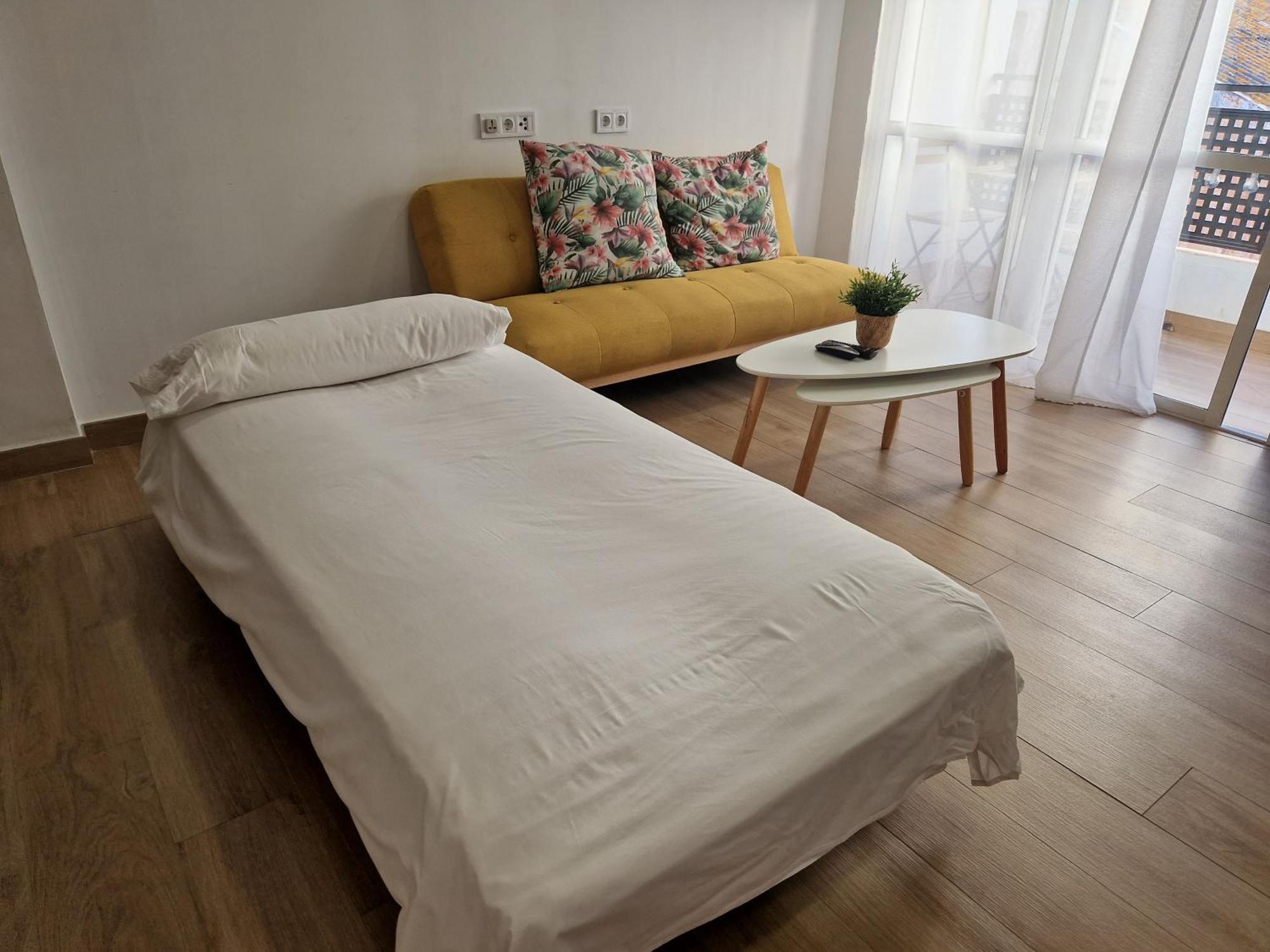 Pavone Apartments Малага Екстер'єр фото